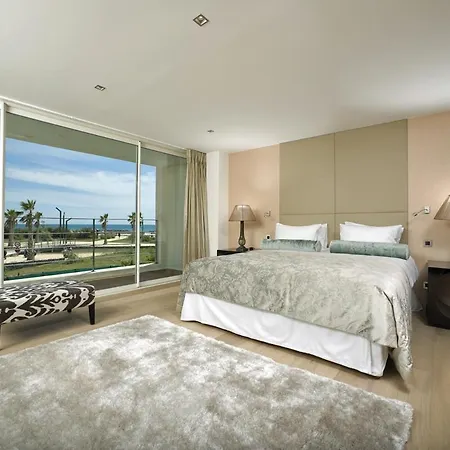 Vakantiehuis Sleeps 10 Pool *